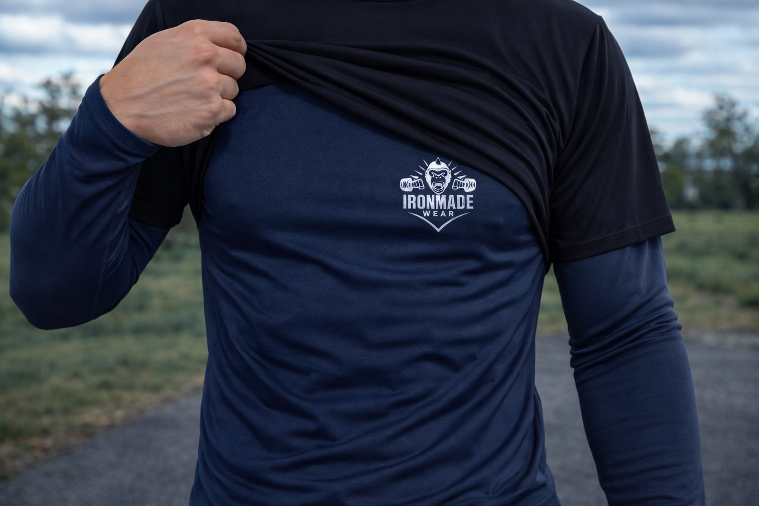 Men’s Baselayer in French Navy quick‑dry performance baselayer built for high‑intensity workouts