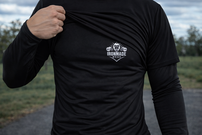 Men’s Baselayer in Jet Black, lightweight Neoteric™ baselayer designed for year‑round training