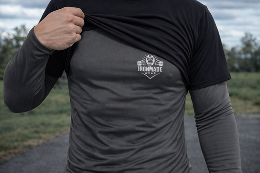 Men’s Baselayer in Charcoal, lightweight training baselayer with sweat‑wicking fabric