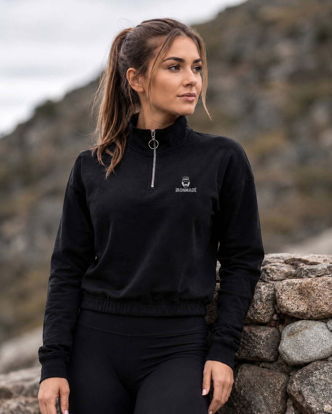 Women’s ¼ Zip Cropped Style Top