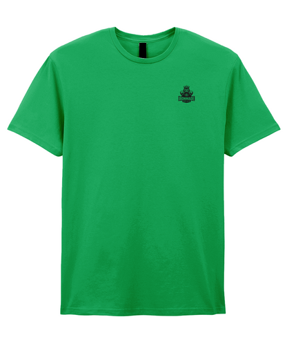 Front- Irish Green: Men’s double logo ringspun T‑shirt in Irish Green